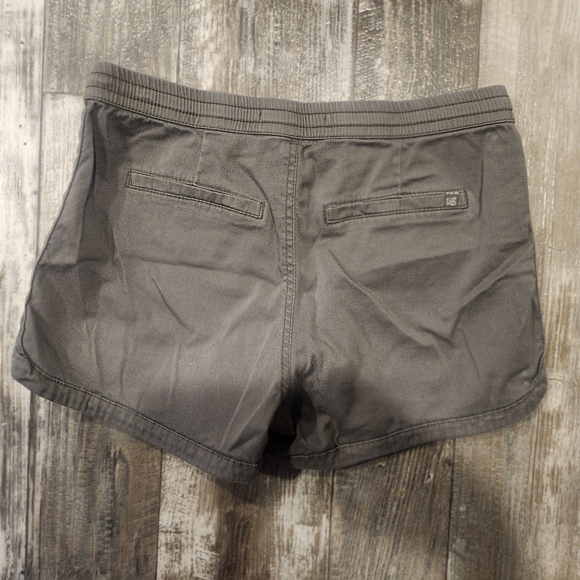 Unionbay Women’s Drawstring Shorts – Size Large – Brown/Gray - Picture 6 of 6